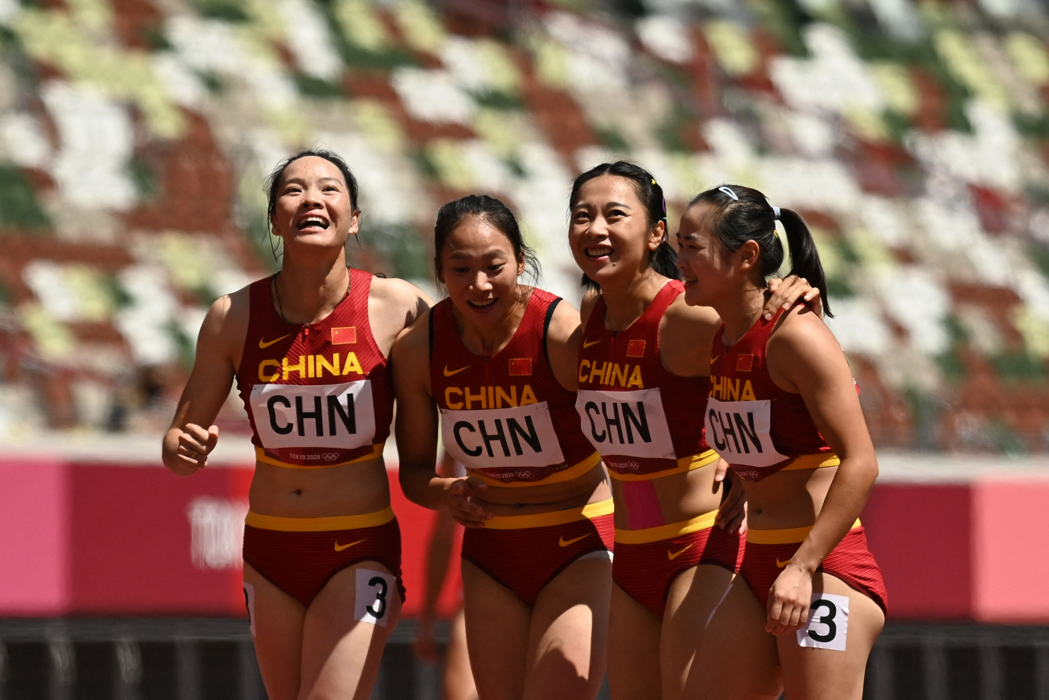 最好成绩！中国女子4×100米接力第六，姑娘们令人动容