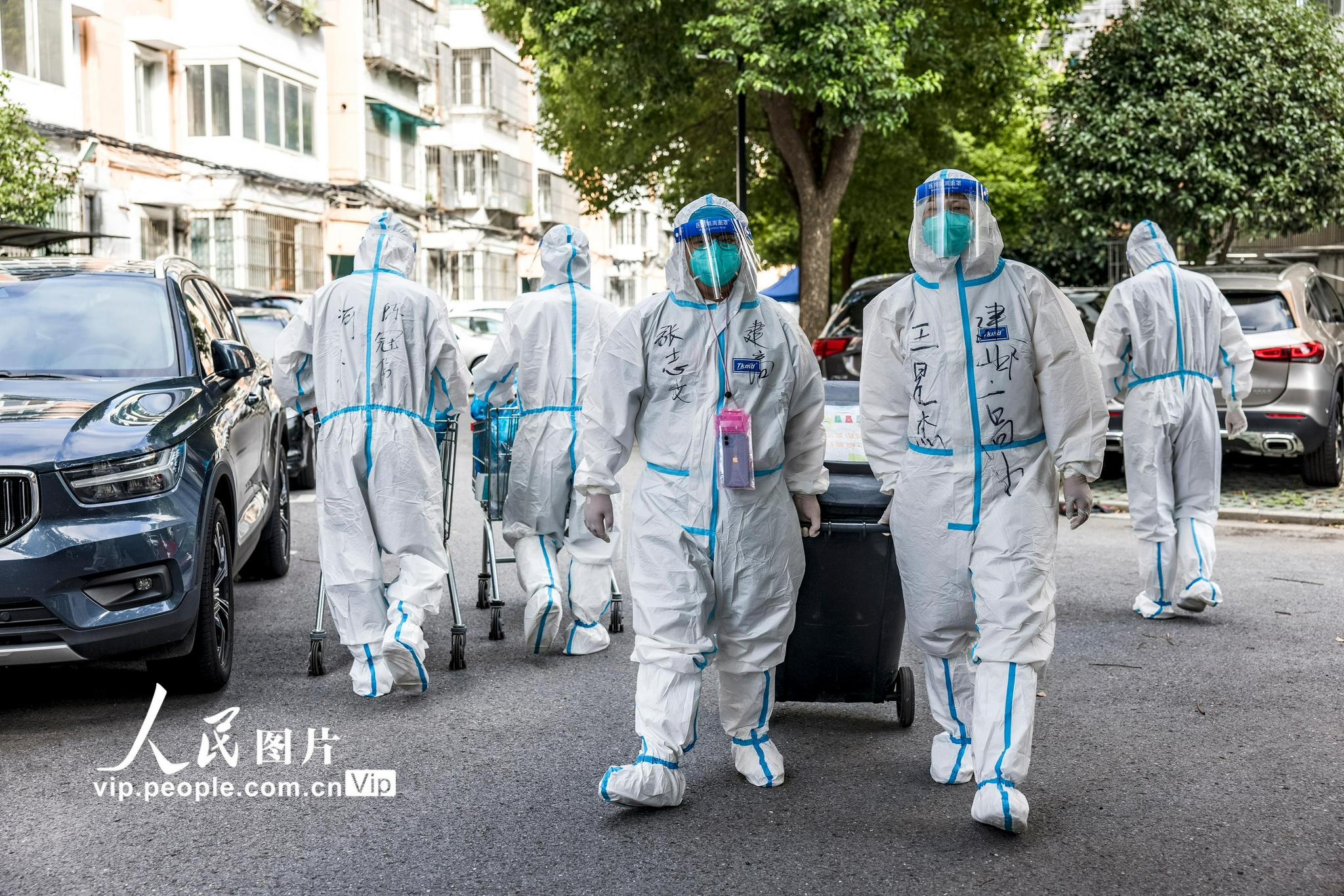 南京:隔离区的志愿者