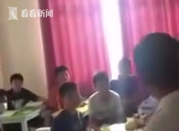 视频｜安徽通报“踹门查补课”:违反防疫规定 拒不开门休闲区蓝鸢梦想 - Www.slyday.coM