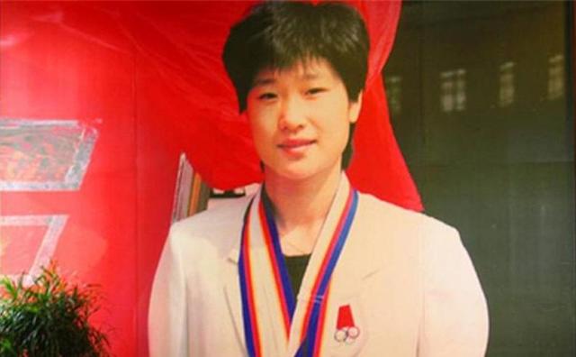中国第一个乒乓球奥运冠军陈静如今怎样了