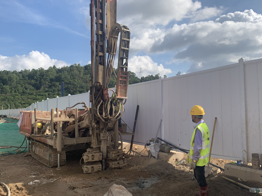 阿波罗南站袖阀管开始施工