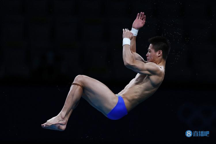 第1和第2!杨健,曹缘轻松晋级10米跳台半决赛