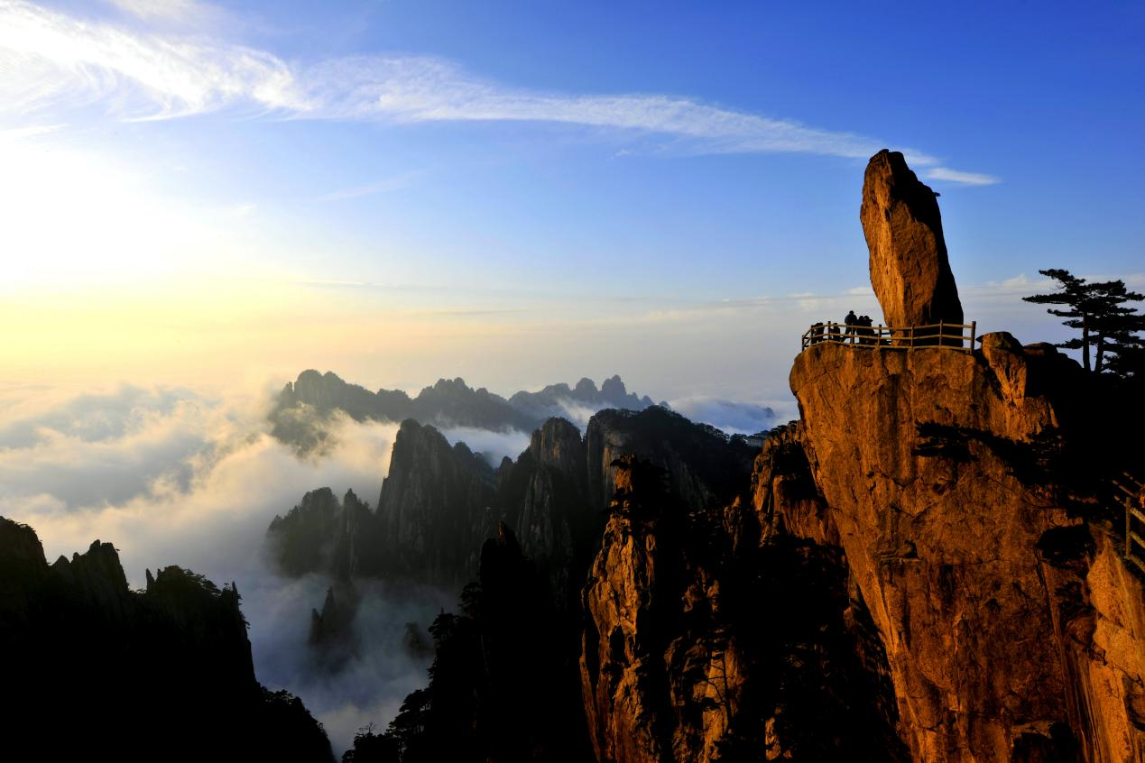 黄山风景区飞来石（图源：摄影师汪根华）