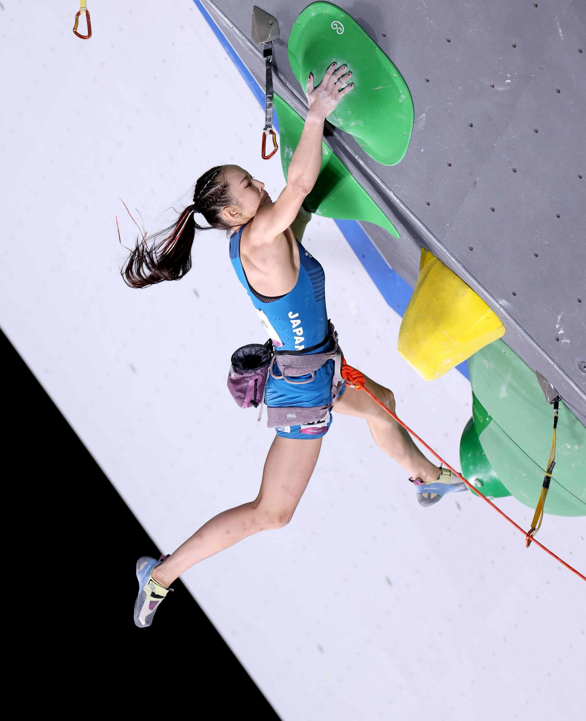 竞技攀岩女子全能决赛斯洛文尼亚选手夺冠