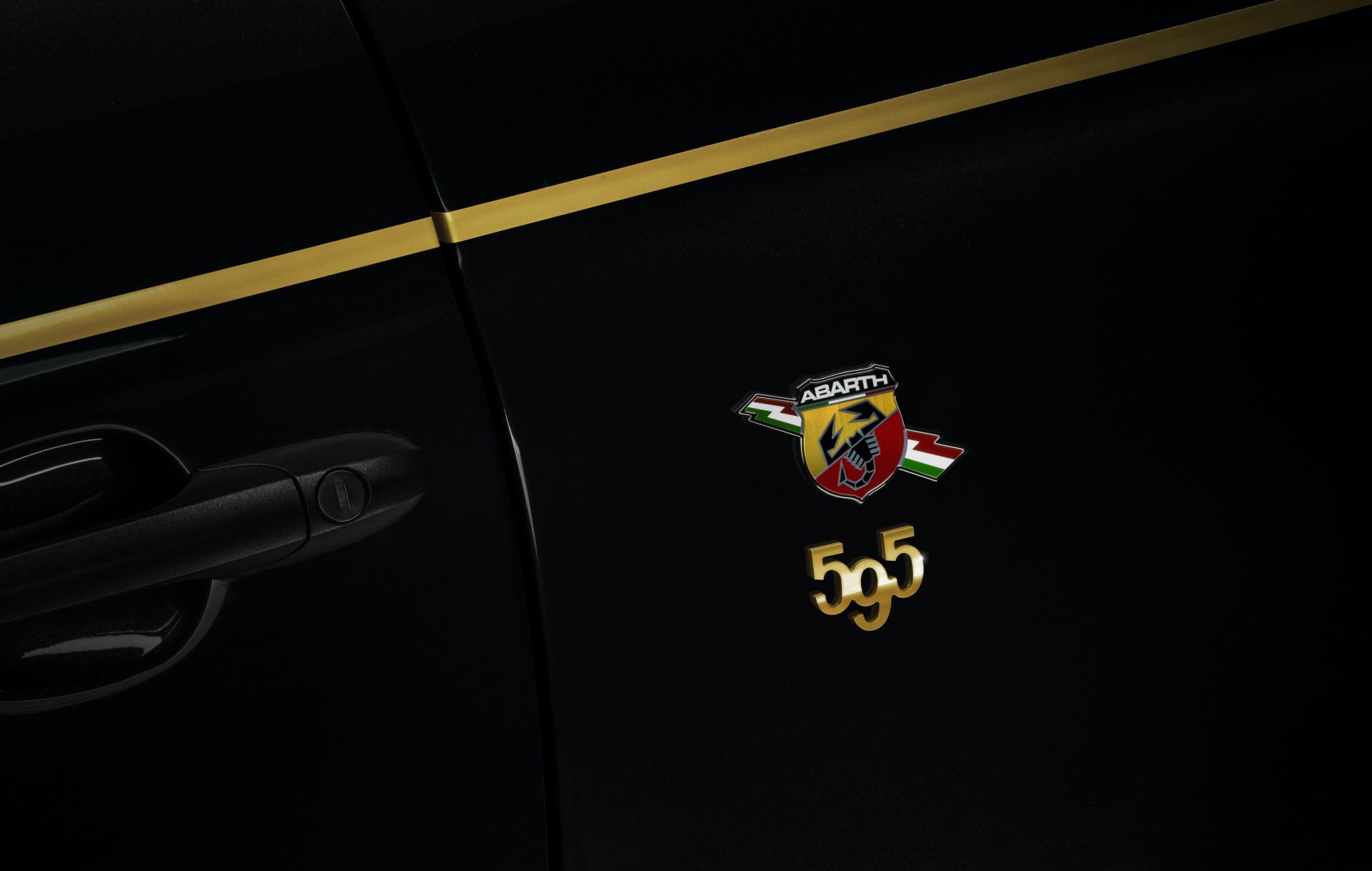 ȫ2000̨ Abarth 595رۼ۹