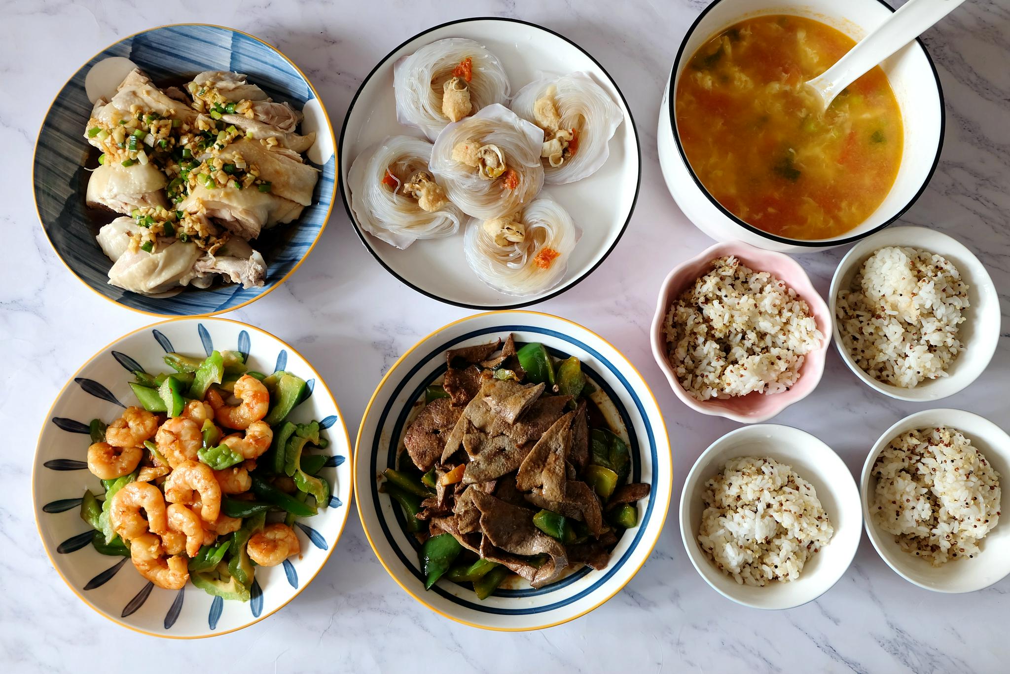 周末了,晒晒我家的午餐,四菜一汤,清淡健康有营养,好吃又好做