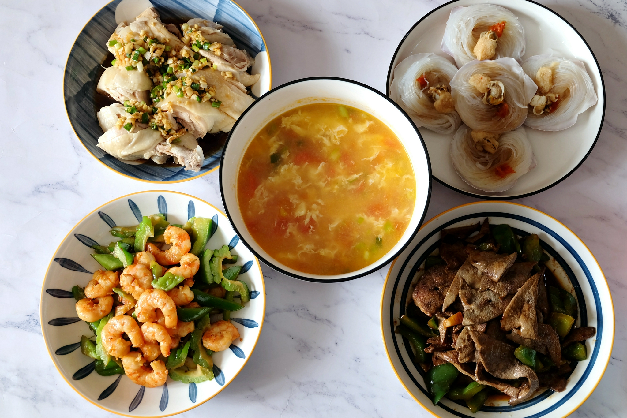 周末了,晒晒我家的午餐,四菜一汤,清淡健康有营养,好吃又好做