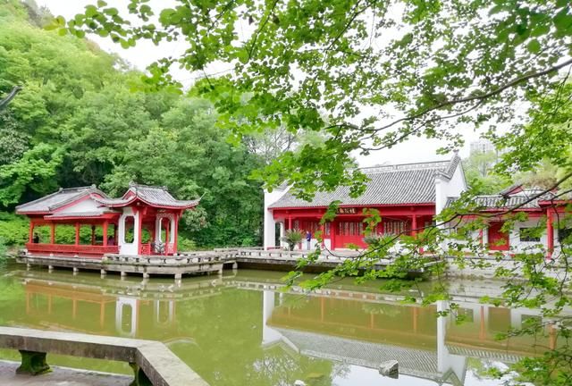 邵武熙春公园的"园中园",刷漆修缮后,本地人直说还不如不刷漆