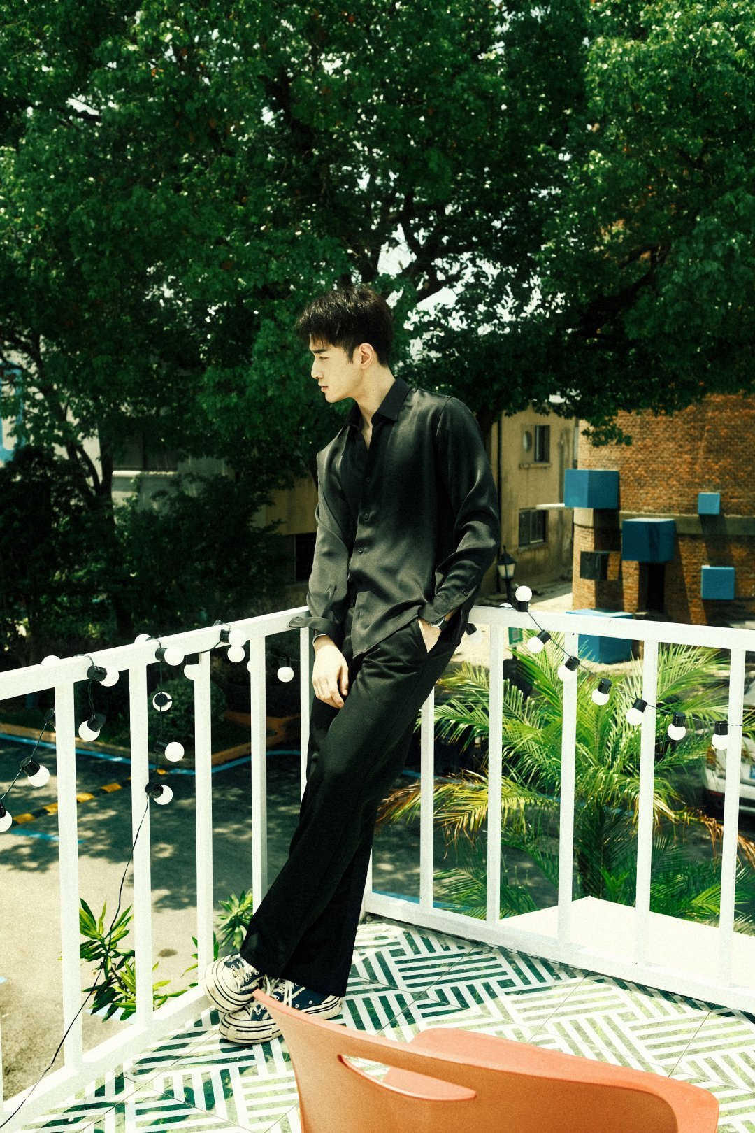 欢娱影视演员@何奉天 今日发布立秋大片