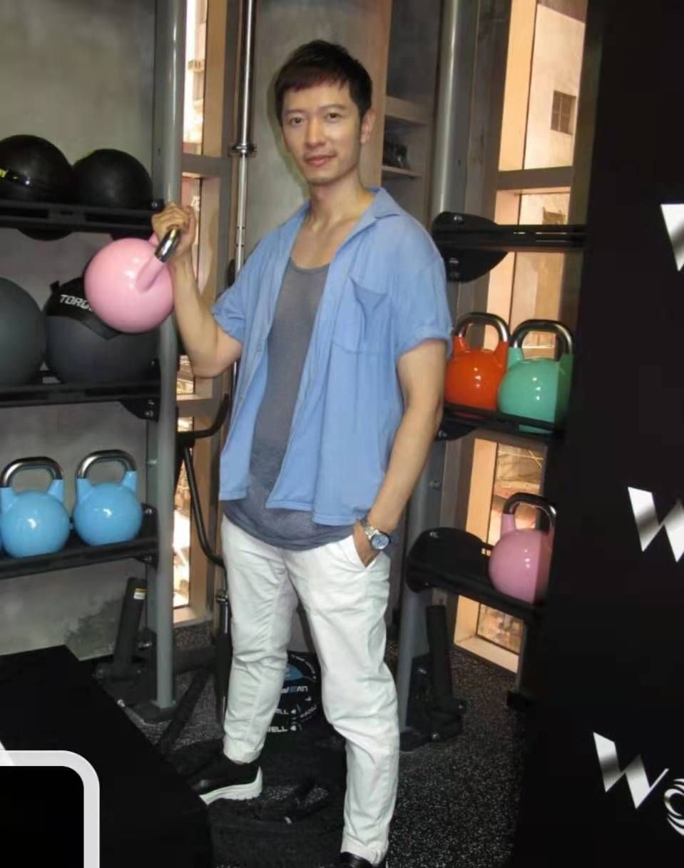 在内地发展多时tvb前力捧小生高钧贤回港签约邵氏望能有合作