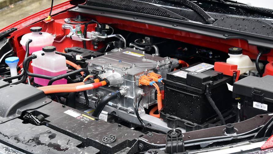 采用刀片电池的不只是汉比亚迪的这款十万级的小车也用