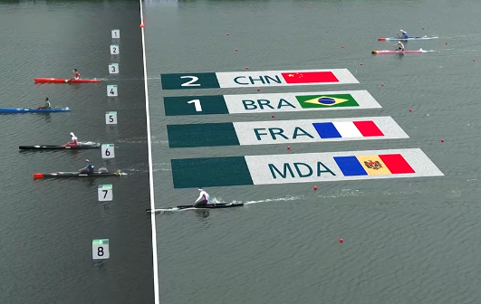 中国硬汉夺银牌后怒吼，指着胸前国旗庆祝，教练大喊：干得漂亮！休闲区蓝鸢梦想 - Www.slyday.coM