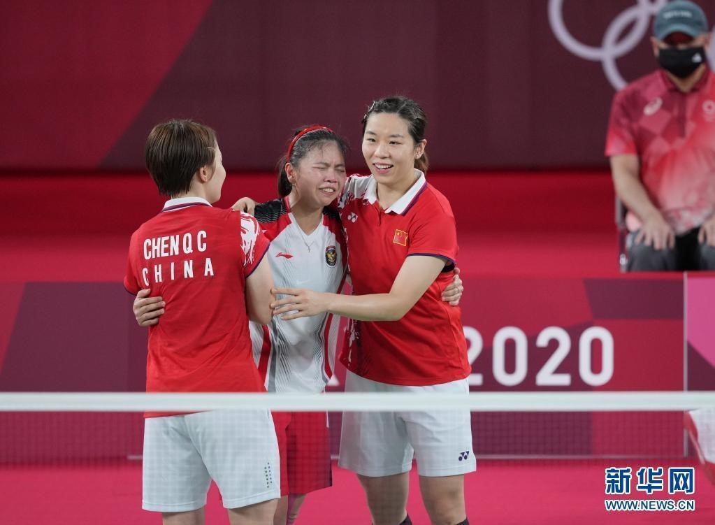 "更团结"的体育健儿 用行动诠释奥运"新格言"|奥运会|奥运|东京奥运会