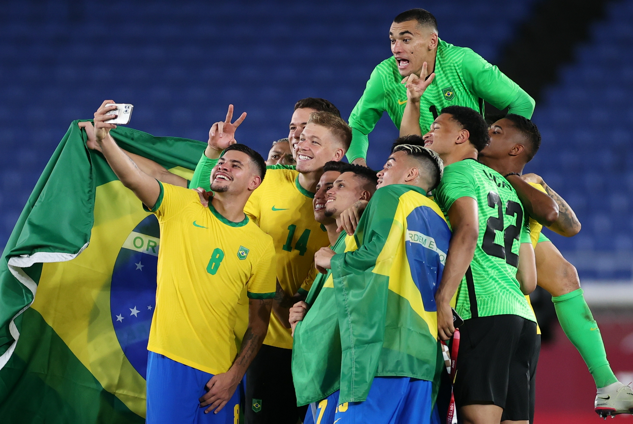 足球——巴西队夺得男足冠军