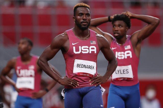 美国男子400米接力惨遭淘汰名宿刘易斯忍不住开骂