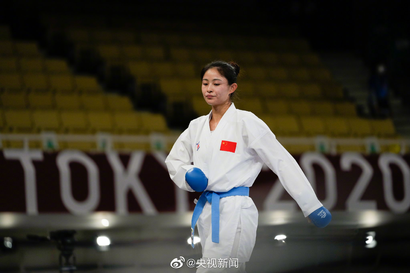 龚莉曾是一名跆拳道运动员,2016年改练空手道,2018年入选国家队,在短