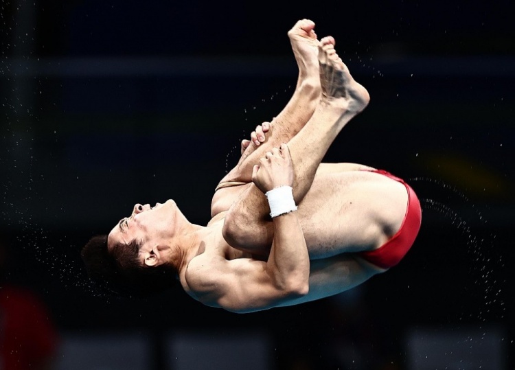 曹缘最后以1.95分优势击败杨健夺金