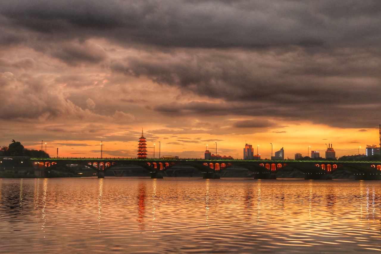 摄影师驾到|江南有座金华城