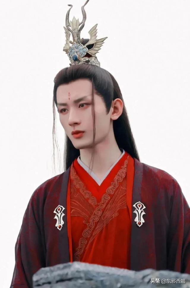除了成毅非常适合演仙侠剧以外,其实还有不少男演员的仙侠扮相能满足