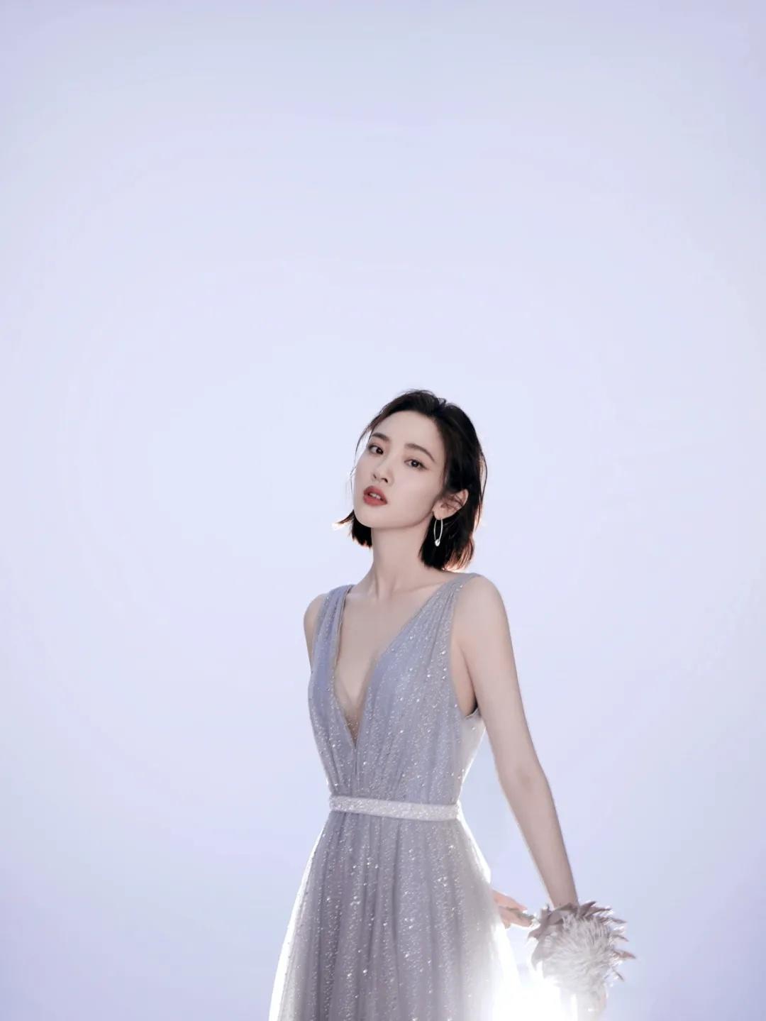 唐艺昕真给张若昀长脸穿深v领礼服高级优雅浪漫唯美又有气场