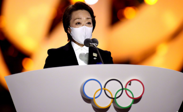 日本高官闭幕式致辞,飞蛾扑到五环上!网友调侃:奥运出幺蛾子休闲区蓝鸢梦想 - Www.slyday.coM 日本高官闭幕式致辞,飞蛾扑到五环上!网友调侃:奥运出幺蛾子休闲区蓝鸢梦想 - Www.slyday.coM