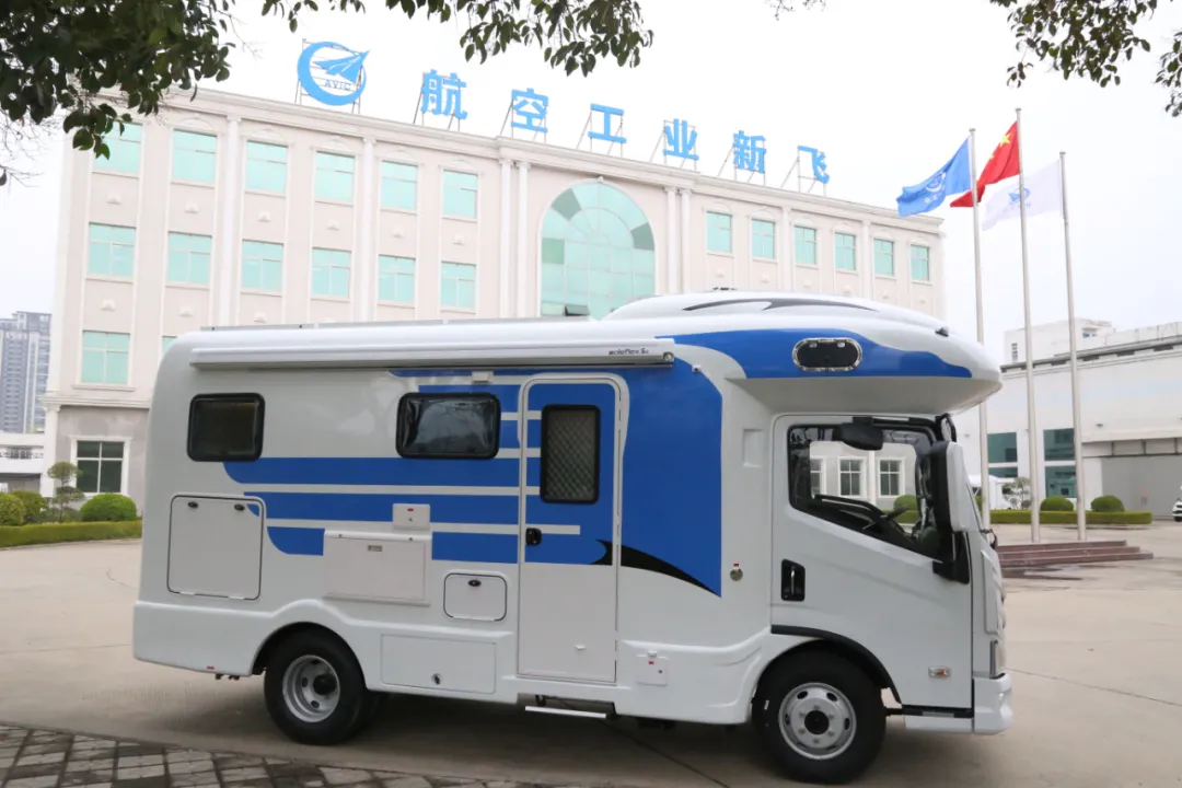新飞h300尊享版平头轻卡房车王炸来袭高性价比大空间