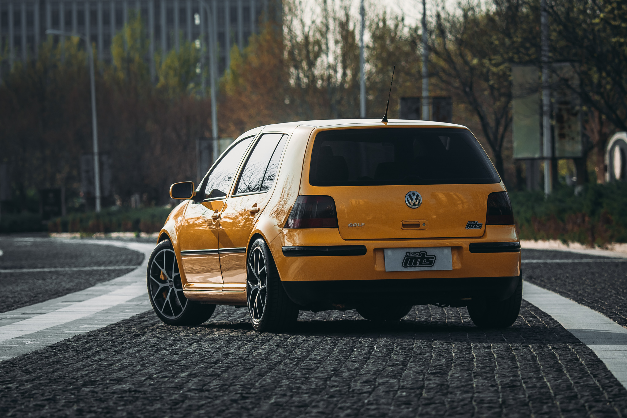 2万买30万改的高尔夫4,玩老车你需要准备什么?-新浪汽车