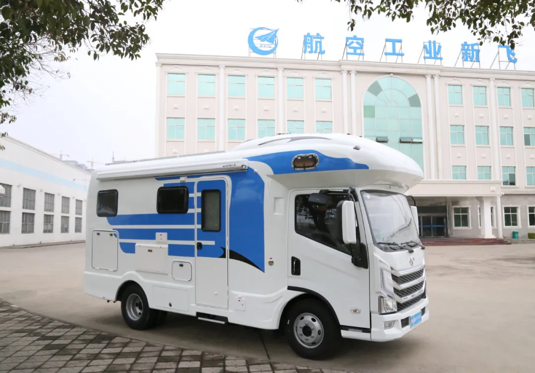 新飞h300尊享版平头轻卡房车王炸来袭高性价比大空间