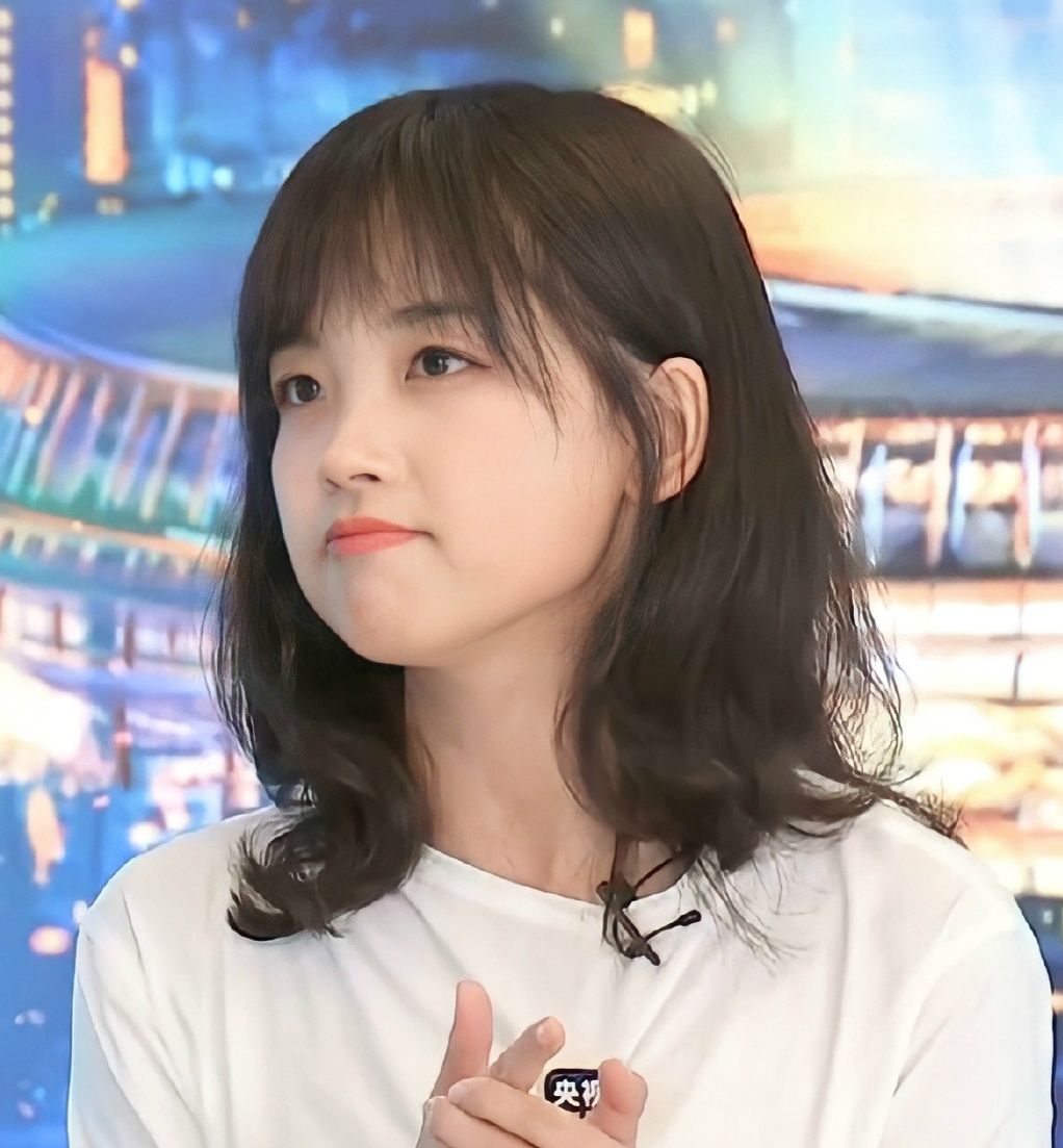 央视王冰冰七夕晚会吊威亚,天外飞仙式出场好美,怼