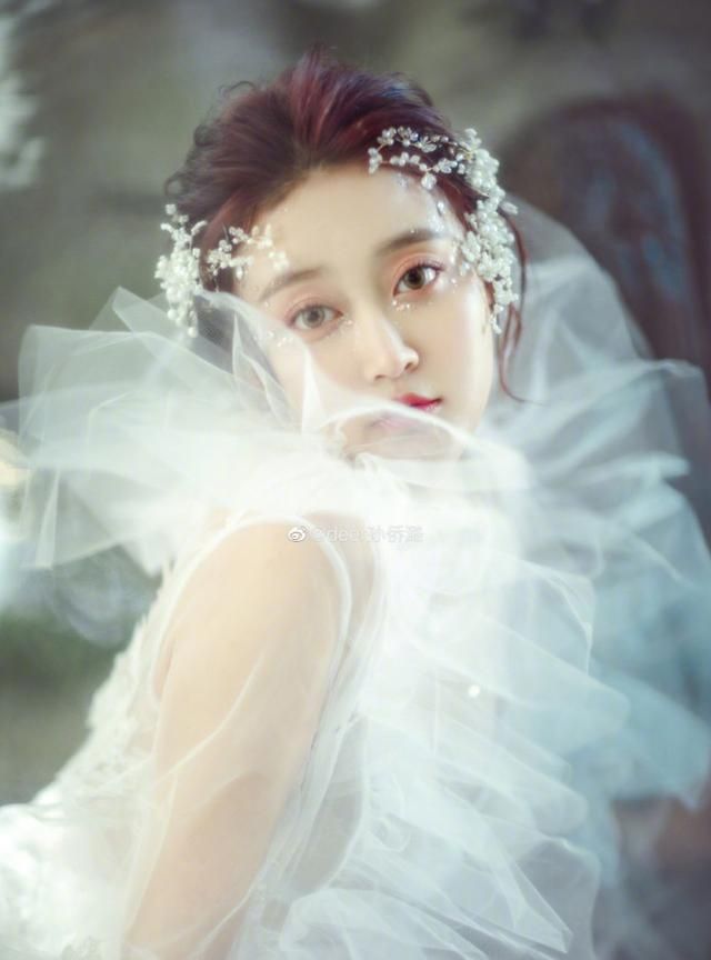 孙侨潞妈妈晒女儿生前最后一次出游难过痛哭为报答粉丝决定振作