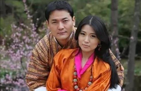 不丹二公主下嫁平民被甩很落魄还是妹妹有眼光嫁得好过得也好