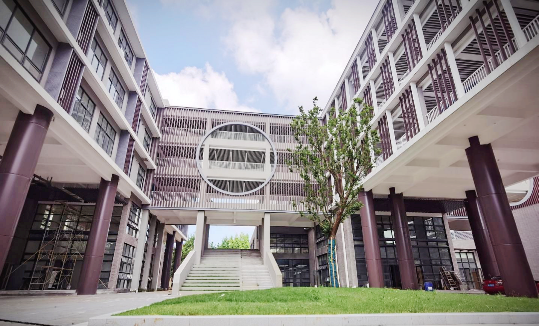 杭州市观成武林中学今年秋季,拱墅4所中小学和6所幼儿园将以崭新的