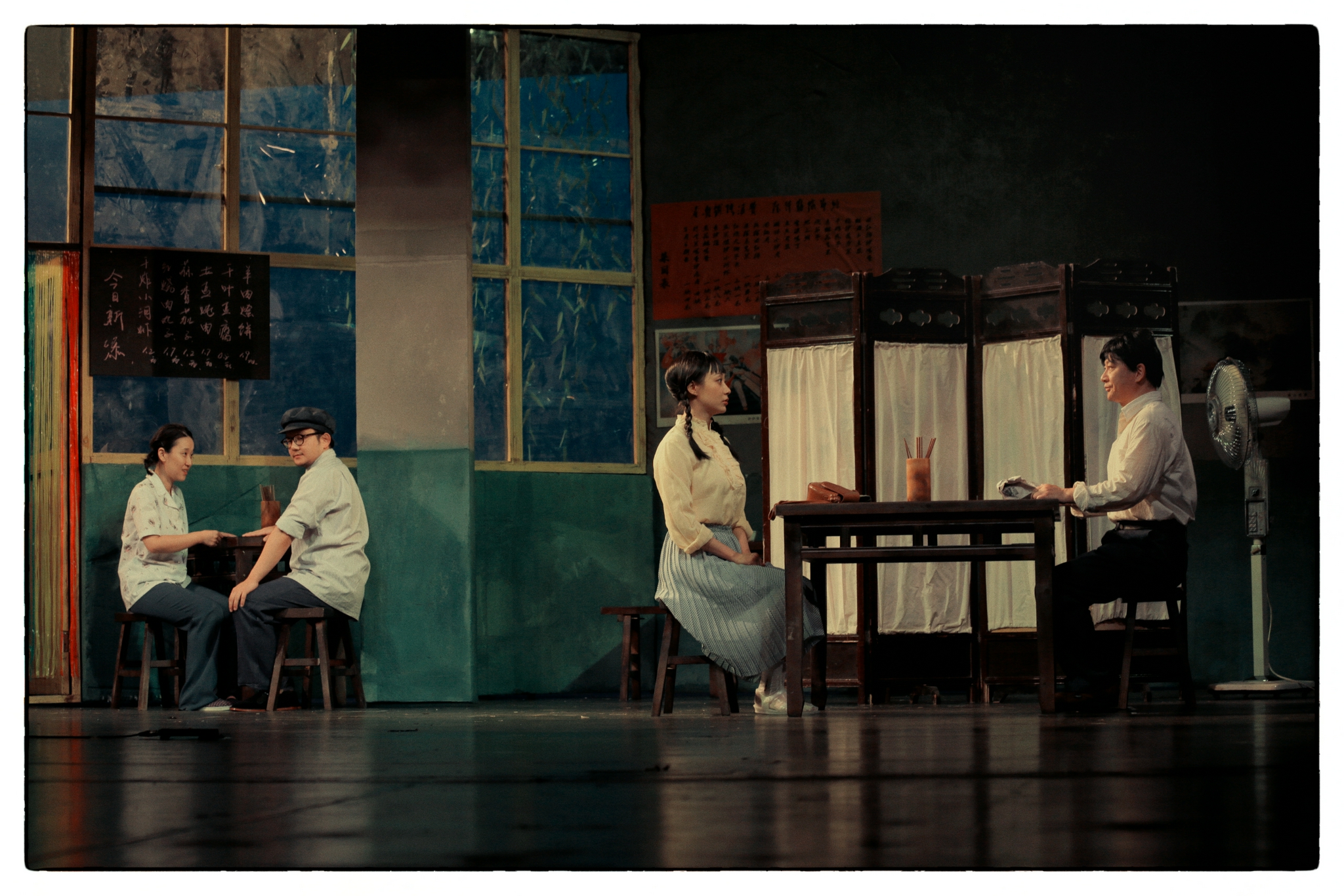 话剧开饭七顿饭呈现七十年社会变迁