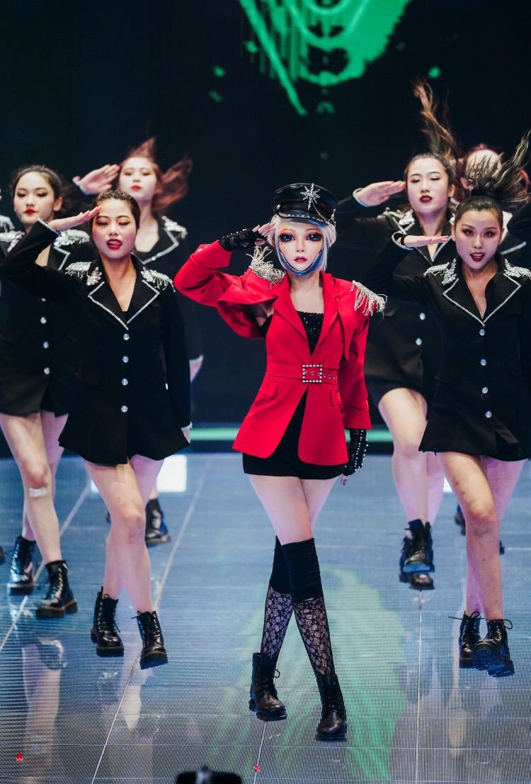 《蒙面舞王》第二季回归,陈伟霆加盟猜评团