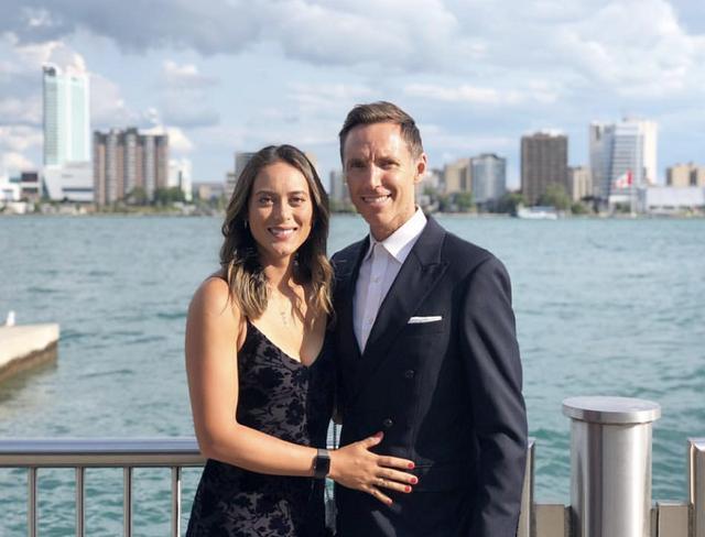 纳什和娇妻近照47岁仍一身肌肉妻子颜值高身材好