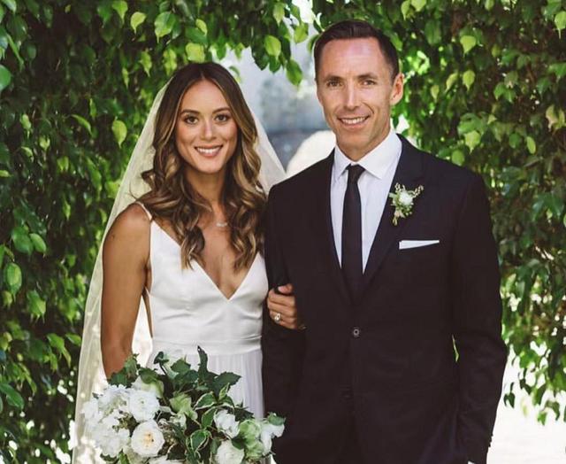 纳什和娇妻近照47岁仍一身肌肉妻子颜值高身材好