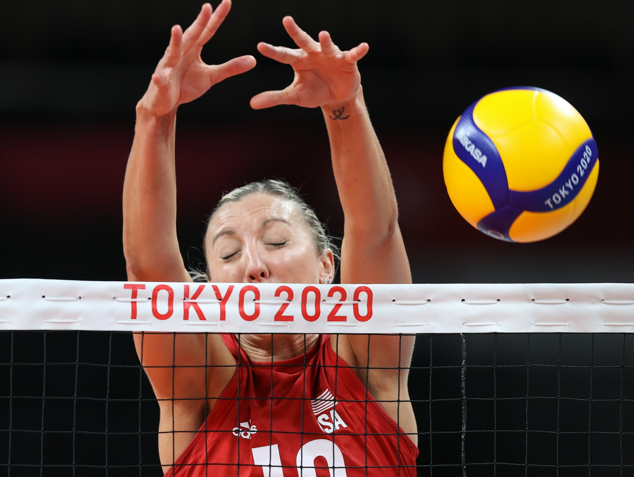 排球——女子决赛:美国胜巴西