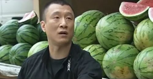 刘华强买瓜又火了到底是谁征服了谁