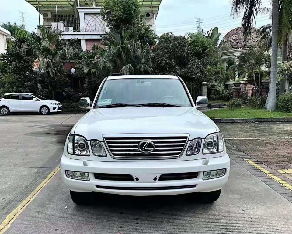 2008年雷克萨斯lx470售价11万,提升车辆的公路性能以及行驶质感