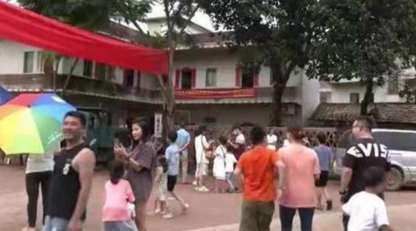 全红婵一跳成名，家中却惨遭网红围堵直播，大衣哥的悲剧不该重演休闲区蓝鸢梦想 - Www.slyday.coM