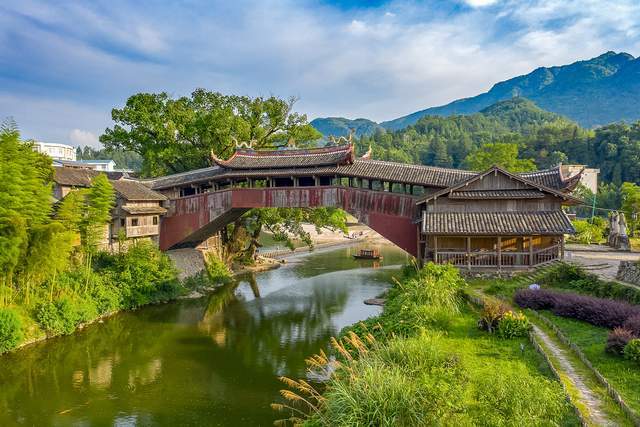 师徒俩在一条河上下游建姊妹桥成就廊桥之乡浙江泰顺最美廊桥