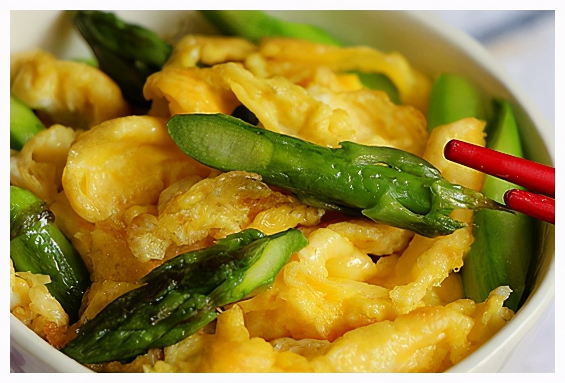 芦笋炒鸡蛋的做法!