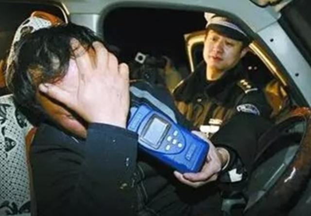 日本人为啥不敢酒驾?处罚方式让人接受不了,车主:看完你也不敢休闲区蓝鸢梦想 - Www.slyday.coM 日本人为啥不敢酒驾?处罚方式让人接受不了,车主:看完你也不敢休闲区蓝鸢梦想 - Www.slyday.coM