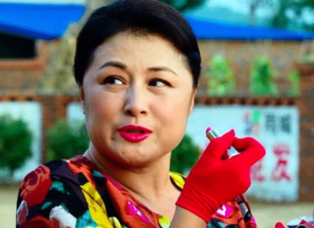 比如在《乱世有情天》,《马大帅》,《黄河浪》等作品中都有过出色的
