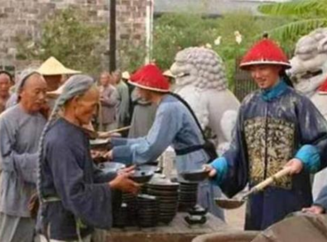 古代闹饥荒,灾民饿得吃观音土啃树皮,为何他们不捕鱼吃呢?