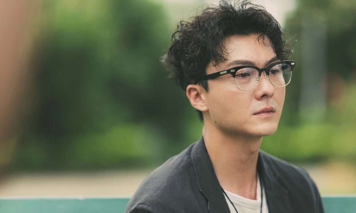 没想到饰演o记的王浩信依然无法摆脱脱衣的"魔咒".