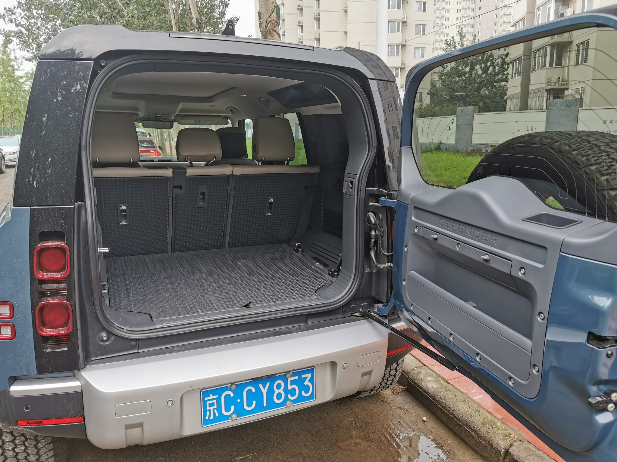 路虎卫士的三张面孔——体验路虎卫士110