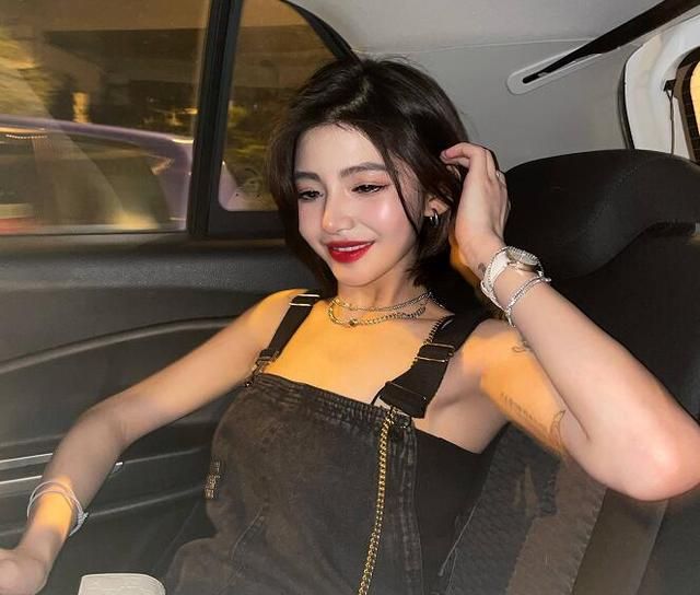 人气陷入瓶颈后万小七也开始做陪玩要价520一小时无人点单