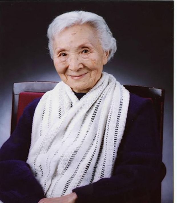 她被称为先生,和爱人的名字被命名为两颗行星,全世界唯一|李佩|李佩珍