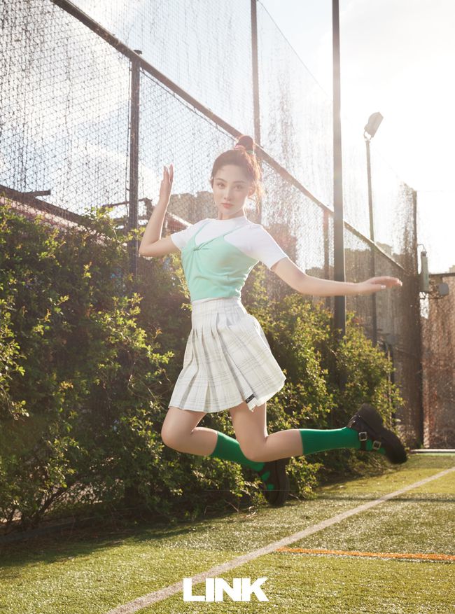 孙嘉璐的甜美风穿搭太可了简直就是行走的闪光少女